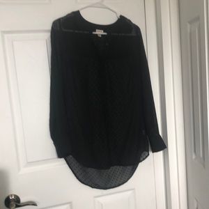 Chemise noire texturée transparente